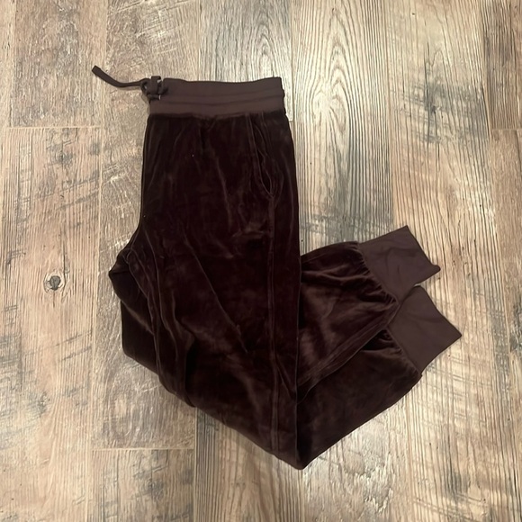 AMO Women’s Brown Joggers Size Small